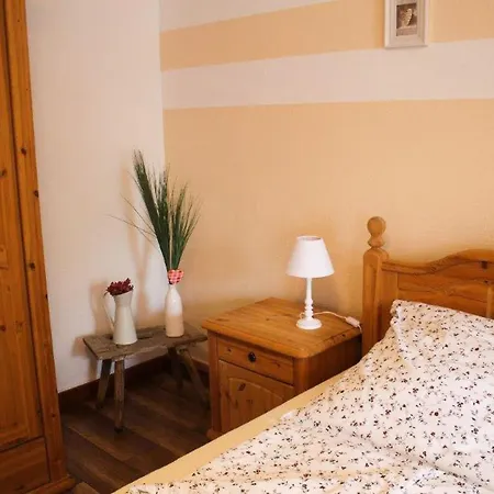 Schlosshof Taebingen Farm stay *